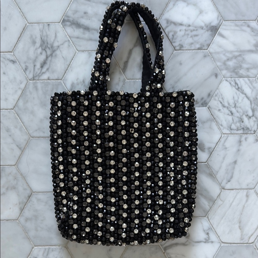Zara Black Shoulder Bag with Structured Design